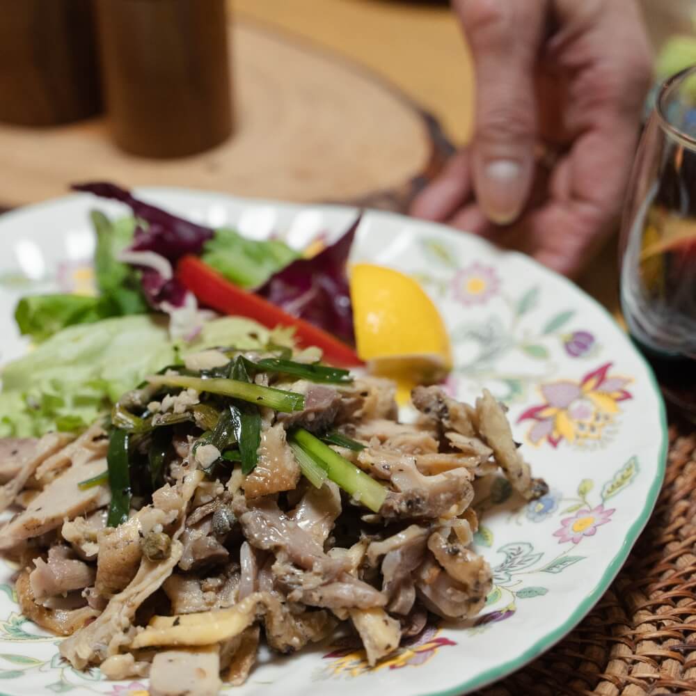 フィノッキオはイタリアン惣菜やワインなどを揃える、1953年に創業した、双子山にあるイカしたスーパーです。シェフ歴40年の料理人が作る